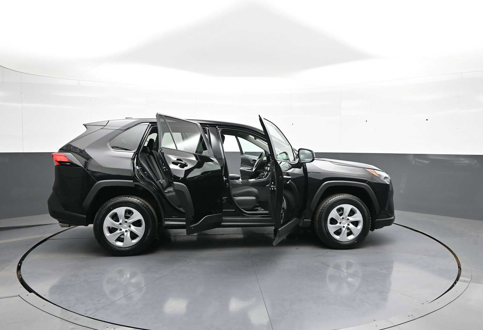 Used 2025 Toyota RAV4 LE FWD image 39