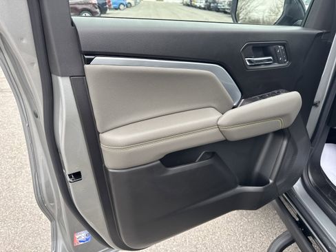 New 2026 Chevrolet Colorado ZR2 w/ Off-Road Front Bumper Package image 13