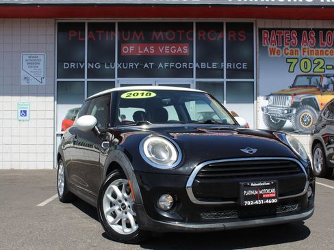 Used 2018 MINI Cooper 2-Door Hardtop FWD image 3