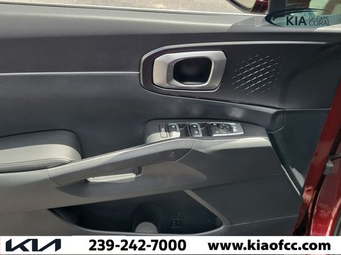 Certified 2025 Kia Sorento LX FWD image 23