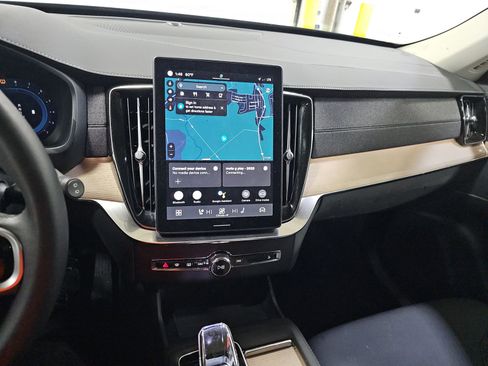 Used 2024 Volvo XC90 T8 Plus w/ Protection Package image 10