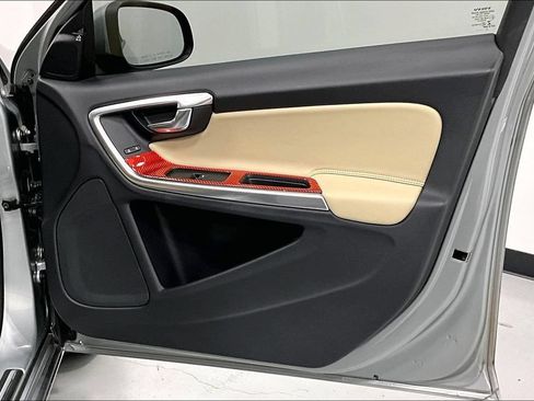 Used 2018 Volvo S60 T5 Dynamic w/ Vision Package FWD image 19