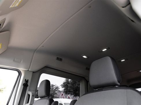 Used 2021 Ford Transit 350 XLT image 31