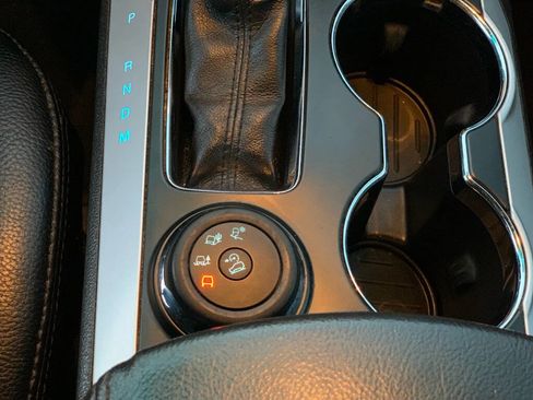 Used 2015 Ford Explorer XLT image 14