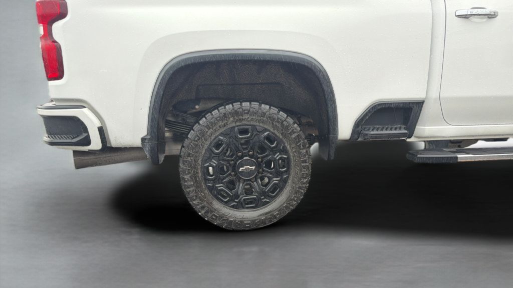 Used 2020 Chevrolet Silverado 3500 High Country w/ Z71 Off-Road Package AWD/4WD image 13