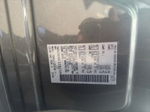 Used 2025 Nissan Murano SV image 38