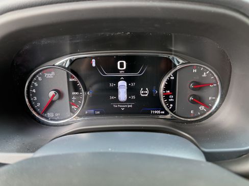 Used 2021 GMC Acadia Denali w/ Denali Technology Package FWD image 22