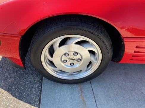 Used 1993 Chevrolet Corvette Coupe image 9