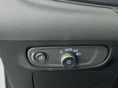 Used 2025 Buick Encore GX Preferred image 17