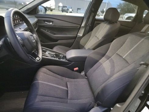 Used 2025 Honda Accord Sport image 10