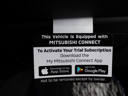 New 2025 Mitsubishi Outlander SE image 9