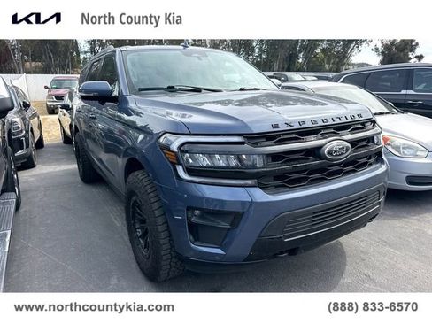Used 2023 Ford Expedition Limited image 1