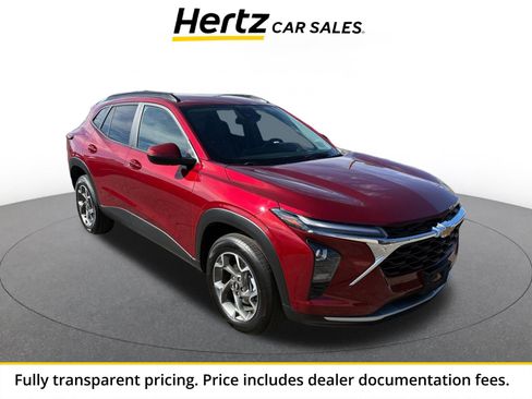 Used 2025 Chevrolet Trax LT FWD image 1