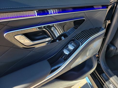 Certified 2025 Mercedes-Benz S 580 4MATIC Sedan image 12