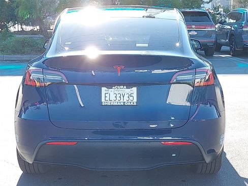 Used 2021 Tesla Model Y Long Range image 15