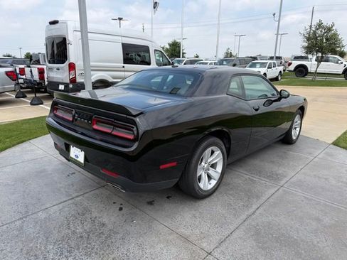 Used 2023 Dodge Challenger SXT RWD image 7