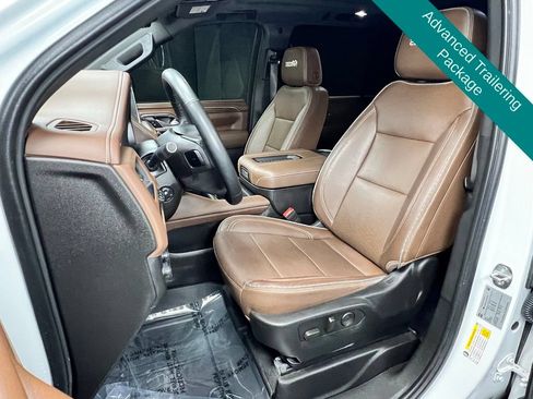 Used 2024 Chevrolet Suburban High Country AWD/4WD image 7