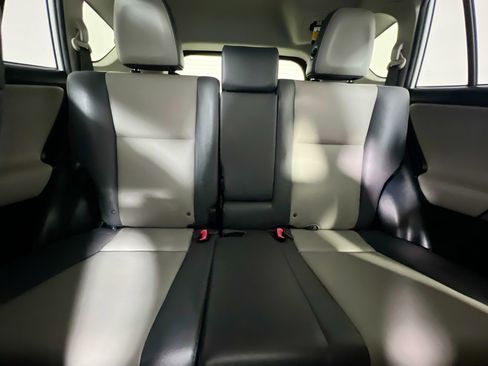 Used 2015 Toyota RAV4 Limited FWD image 33