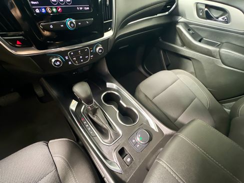 Used 2023 Chevrolet Traverse LT FWD image 25