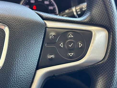 Used 2022 GMC Acadia SLE w/ Driver Convenience Package FWD image 28