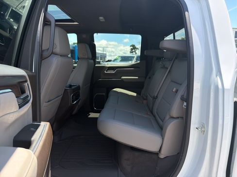 Used 2024 GMC Sierra 1500 SLT w/ SLT Premium Package AWD/4WD image 29