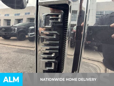 Used 2022 Ford F250 Platinum AWD/4WD image 4