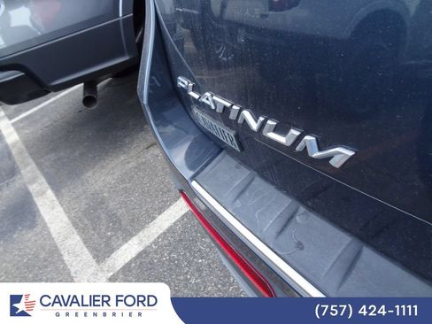 Used 2023 Ford Explorer Platinum w/ Technology Package AWD/4WD image 6