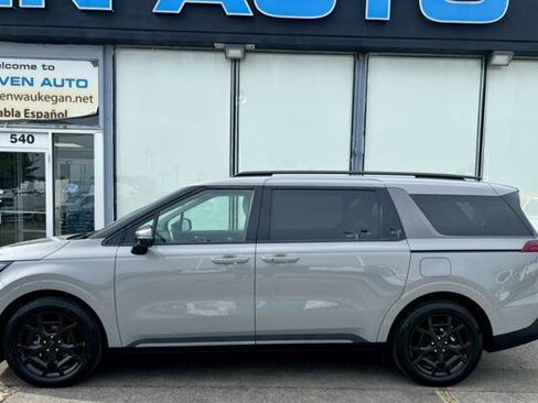 Used 2025 Kia Carnival SX Prestige FWD image 2