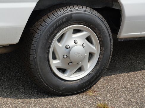 Used 2008 Ford E-150 and Econoline 150 RWD image 6