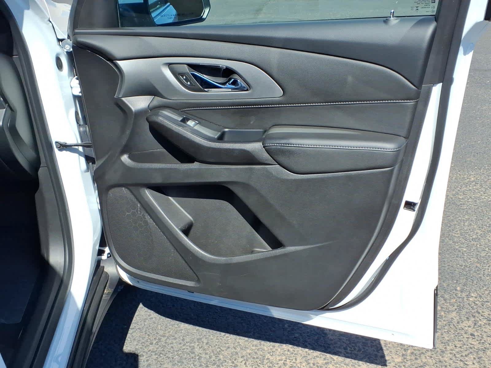 Used 2023 Chevrolet Traverse LT FWD image 13