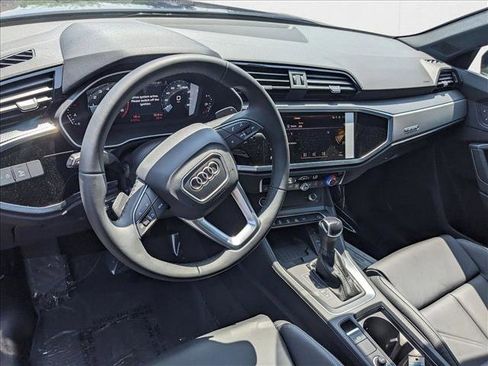 New 2025 Audi Q3 2.0T Premium image 9