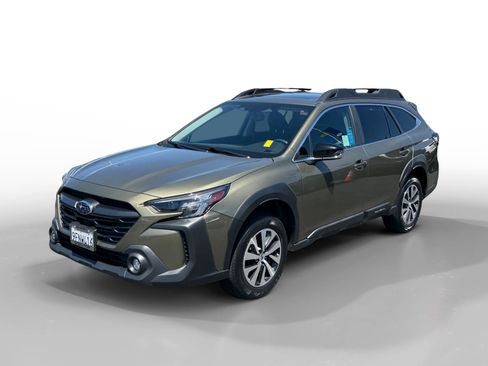 Used 2023 Subaru Outback Premium AWD/4WD image 1