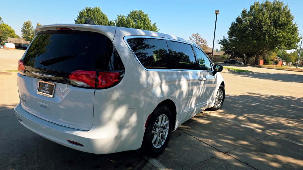 Used 2024 Chrysler Voyager LX FWD image 13