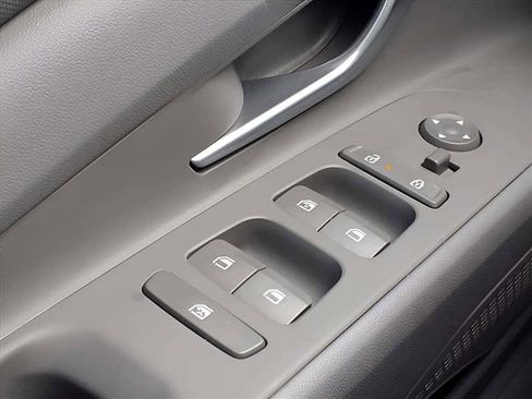 Certified 2025 Hyundai Elantra Sport image 19