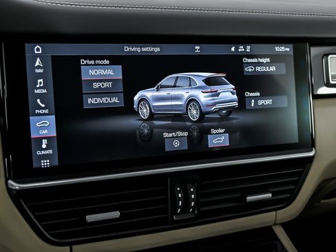 Used 2019 Porsche Cayenne Turbo image 36