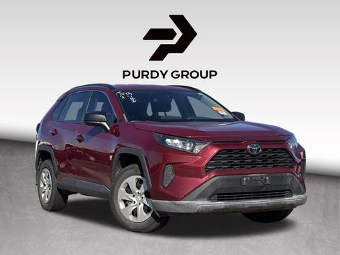 Used 2019 Toyota RAV4 LE image 1