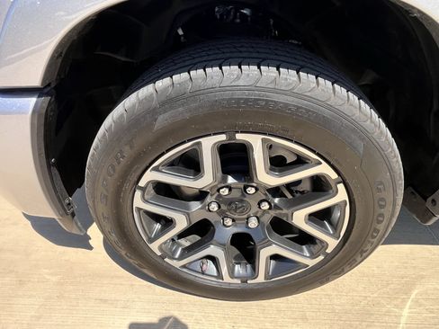 Used 2025 RAM 1500 Laramie w/ Sport Appearance Package AWD/4WD image 33
