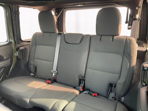 Used 2022 Jeep Wrangler Unlimited Sport image 13