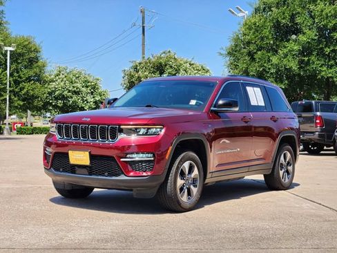 Certified 2023 Jeep Grand Cherokee 4WD 4xe w/ Luxury Tech Group II image 3