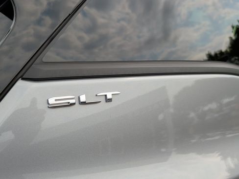 Used 2024 GMC Terrain SLT AWD/4WD image 39