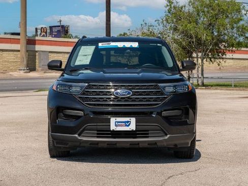 Certified 2024 Ford Explorer XLT RWD image 3