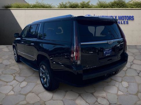 Used 2015 Cadillac Escalade ESV Premium image 5