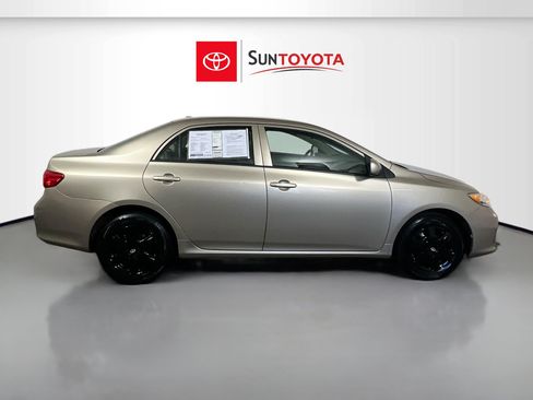 Used 2010 Toyota Corolla LE FWD image 2