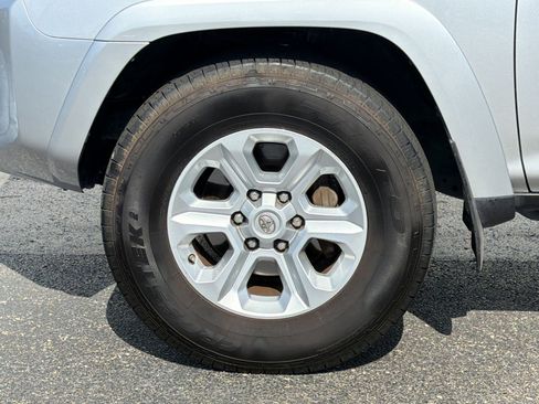Used 2018 Toyota 4Runner SR5 RWD image 13