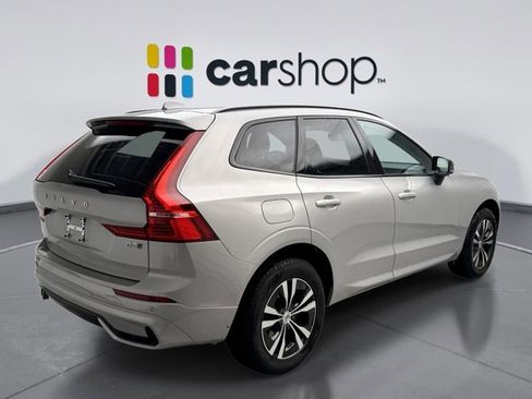 Used 2025 Volvo XC60 B5 Core w/ Climate Package image 5