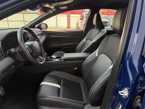 Used 2025 Toyota Camry SE image 27