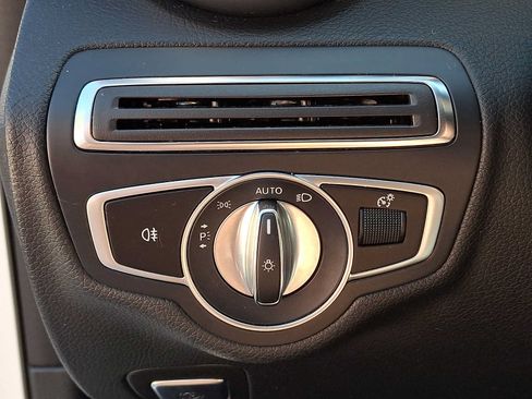 Used 2019 Mercedes-Benz C 300 4MATIC Sedan image 23