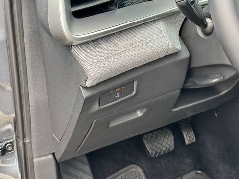 Certified 2025 Volkswagen Tiguan S AWD/4WD image 32