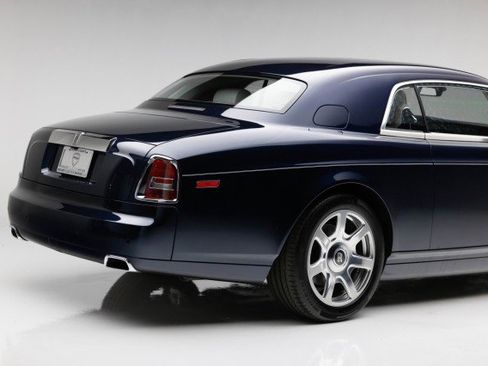 Used 2010 Rolls-Royce Phantom Coupe image 35