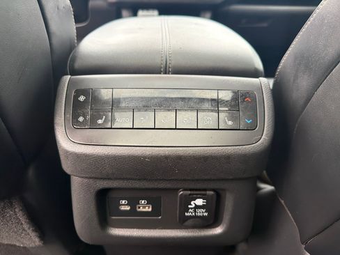 Used 2022 Nissan Pathfinder Platinum w/ Cargo Package FWD image 25